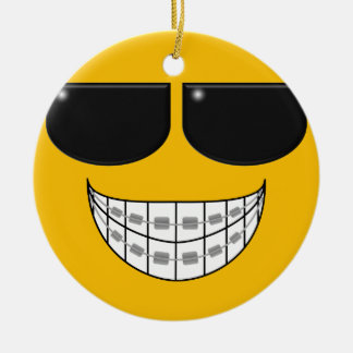 Los apoyos del dentista son ornamento fresco