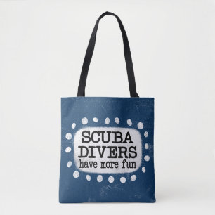 Los Buceadores De Scuba Tienen Más Bolsa De Toque