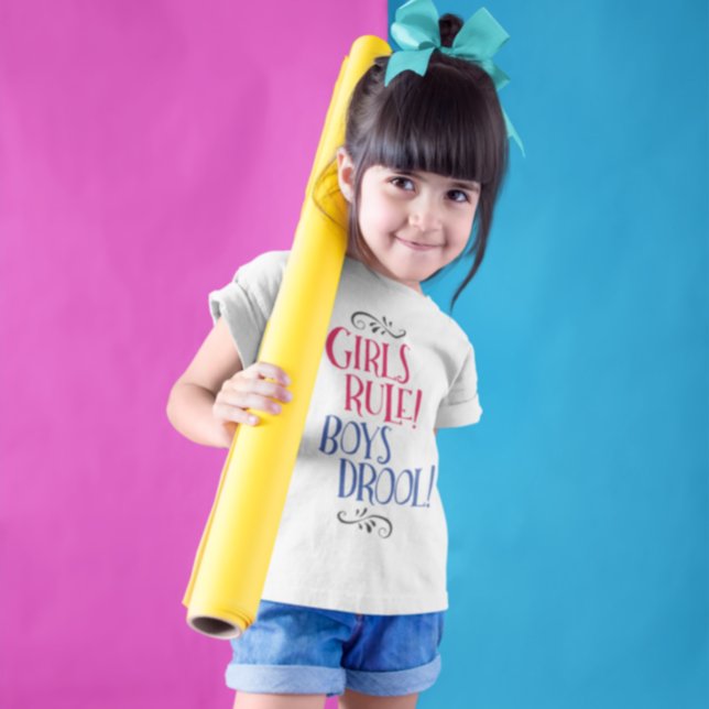 ¡Los chicas dominan a los chicos drool! Camiseta (Subido por el creador)