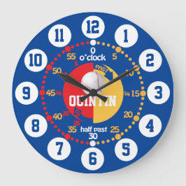 Los chicos aprenden a decir la hora reloj de béisb