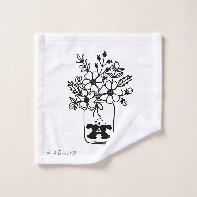 Los conejillos florales blancos y negros lavan la  (Toallita)