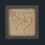 Los corazones entrelazados me casan caja de regalo<br><div class="desc">¿Usted me casará? Corazones entrelazados elegantes en caja de regalo superior envejecida y llevada de la joyería de la apariencia vintage. Añada un tacto especial a su oferta del compromiso del boda. Haga clic en el personalizar para cambiar tamaño de fuente, estilo, y color. Éntreme en contacto con con cualesquiera...</div>
