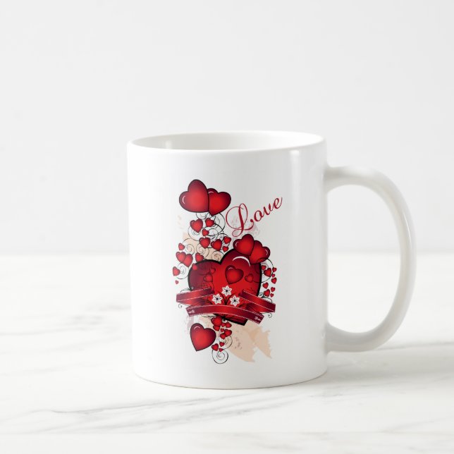 Los corazones rojos adoran la taza (Derecha)
