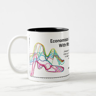 Los economistas lo hacen con la taza grande del