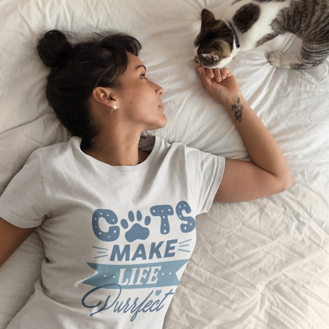 Los gatos hacen que la camiseta sea perfecta para  (Subido por el creador)