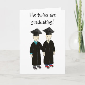 Los gemelos se están graduando con tarjeta