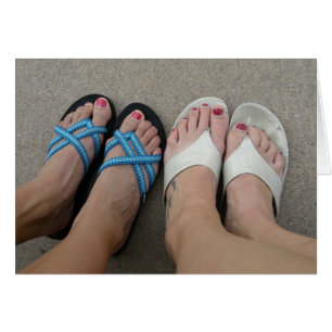 LOS HOMBRES PERTENECEN EN LOS PIES DE LAS MUJERES