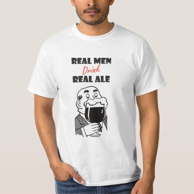 Los hombres reales beben la camiseta real de la (Anverso)