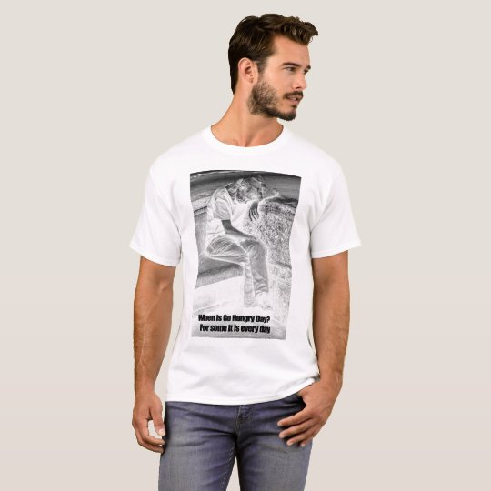 Los hombres van camiseta hambrienta del día