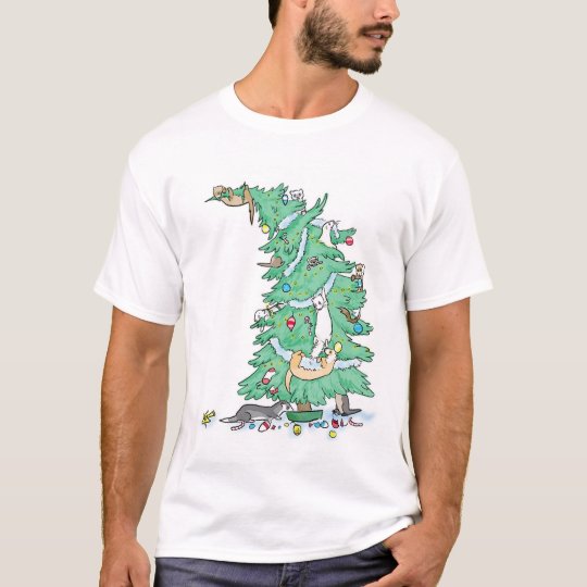 Los hurónes suben una camisa del árbol
