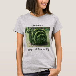Los jardineros guardan su camiseta ordenada del