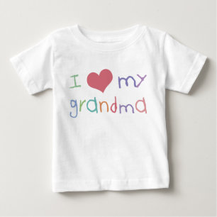 Los niños aman la camiseta de bebé de la abuela