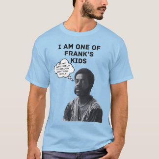 Los niños de Frank lucen camiseta azul/texto negro