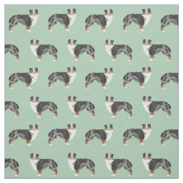 Los pastores australianos tejen tela de perro ador