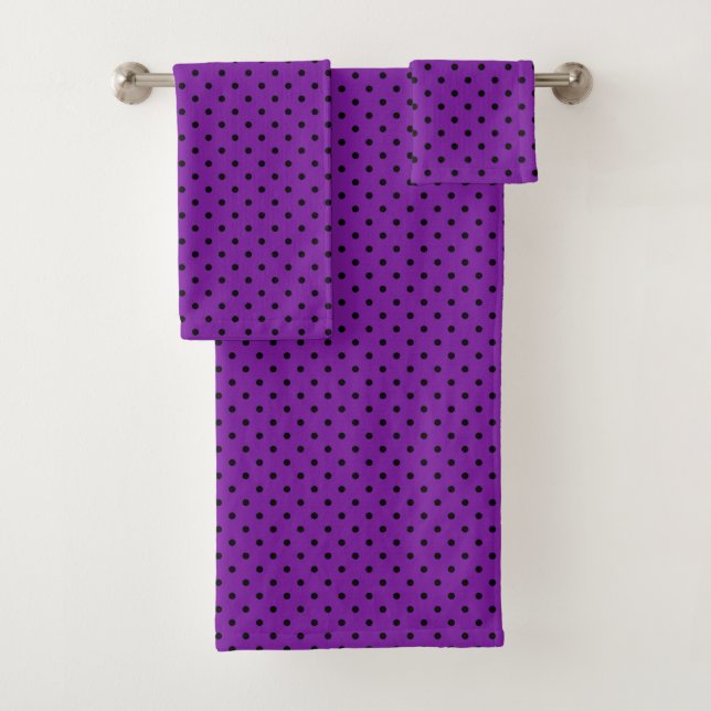 Los puntos de la Polka Negra sobre el violeta mora (In situ)