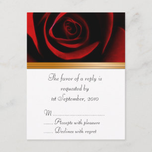 Los Rosas de tarjetas RSVP son rojos