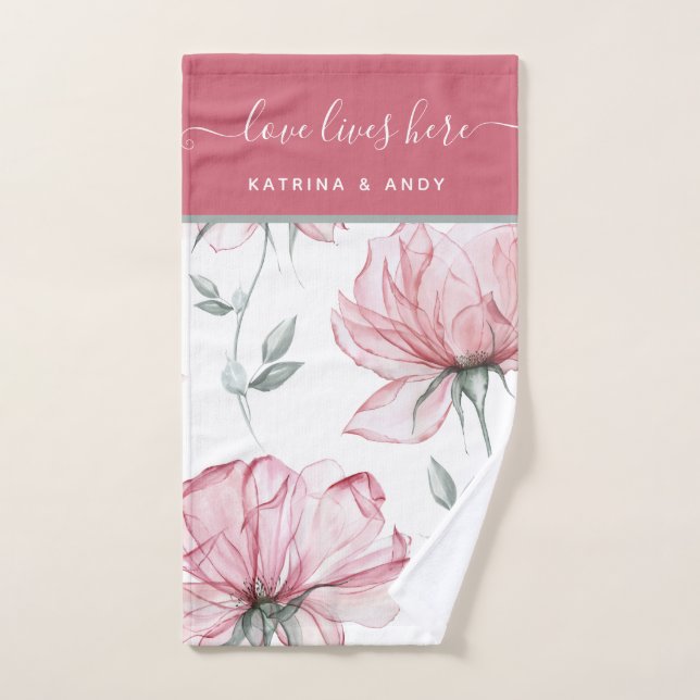 Love Lives Here Name Hand Towel (Toalla de mano)