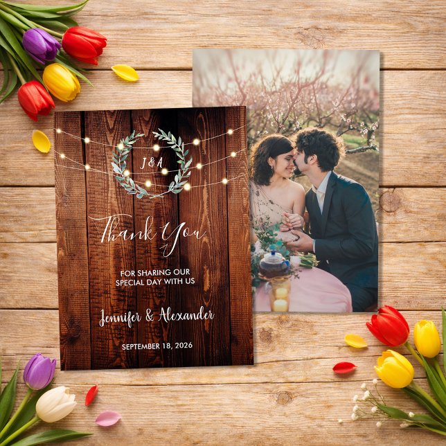 Luces de cuerda rústicas Tarjeta de foto de boda d (Rustic string lights Thank you wedding photo card. Beautiful card to say thank you to your guests.)