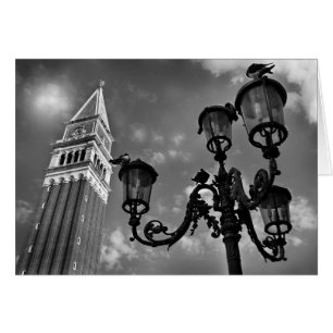 Luces de la torre y de calle de Venecia San Marco