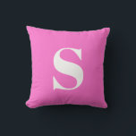 Luminosa almohada exterior monogramada inicial ros<br><div class="desc">Pilar exterior monogramado inicial rosado brillante. almohada exterior decorativa con una sola inicial. Personalizar rápida y fácilmente.</div>