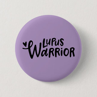 Lupus Warrior Pin – Botón de Conciencia con Letra