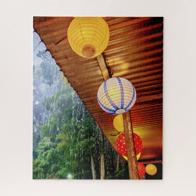 Luz de linterna en la lluvia – Rompecabezas tranqu (Vertical)