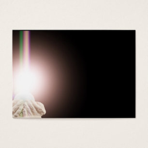 Luz religiosa en manos ahuecadas