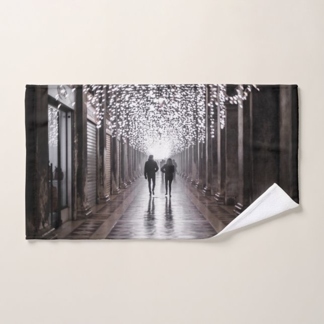 Luz, sombras y simetría - sepia (Toalla de mano)