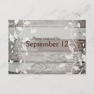 Madera y vintage RSVP con los sobres