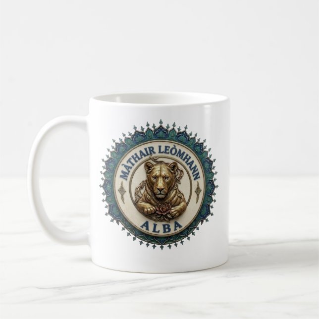 Madre leona. Taza de café de Escocia (Izquierda)