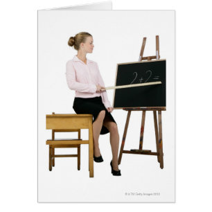 Maestra señalando a su líder en Chalkboard