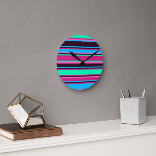 Magenta, Aqua y reloj de pared con rayas azules (Oficina)