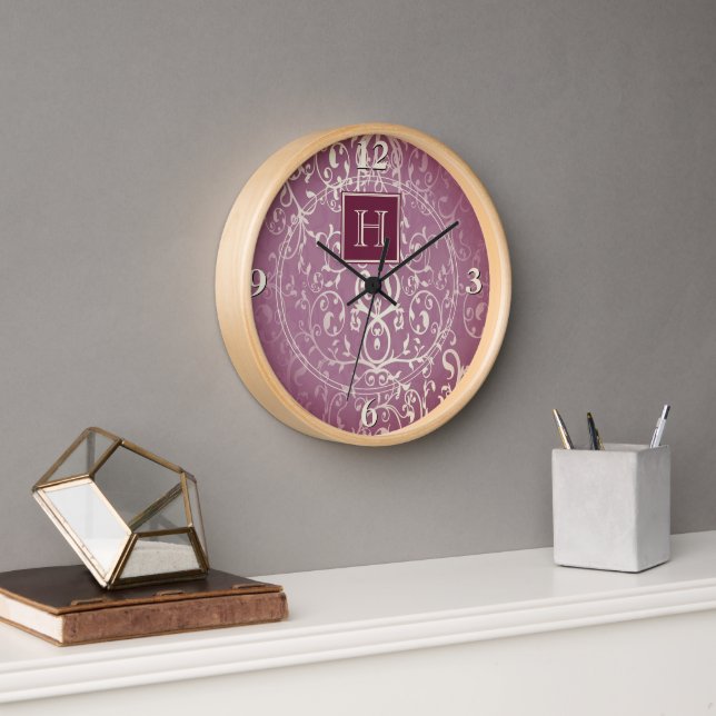Magenta elegante reloj de monograma floreciente (Oficina)