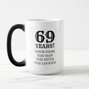 Mágica 69.a taza divertida del cumpleaños para sesenta y