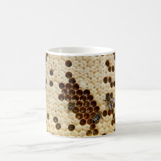Mágica Abejas en la taza del peine de la miel