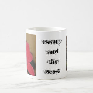 Mágica Belleza y la taza Morphing de la orquídea de la