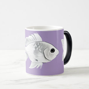 Mágica Pez dorado blanco en una taza de fondo lavanda
