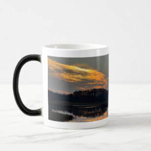 Mágica Taza de reflexión de paisaje acuático al atardecer