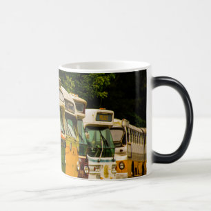 Mágica Taza Morphing 11 oz Cementerio de Autobuses Blanco