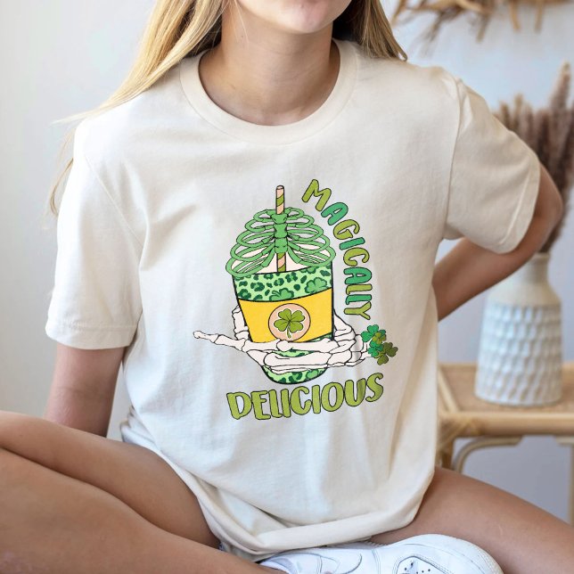 Magicamente Delicioso, camiseta del Día de los Sta (Subido por el creador)