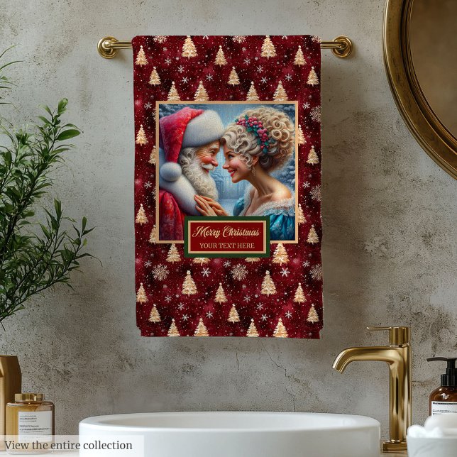Magnífico Sr. y Sra. Claus Cranberry Bath Toalla (Gorgeous Mr. and Mrs. Claus Cranberry Bath Towel)