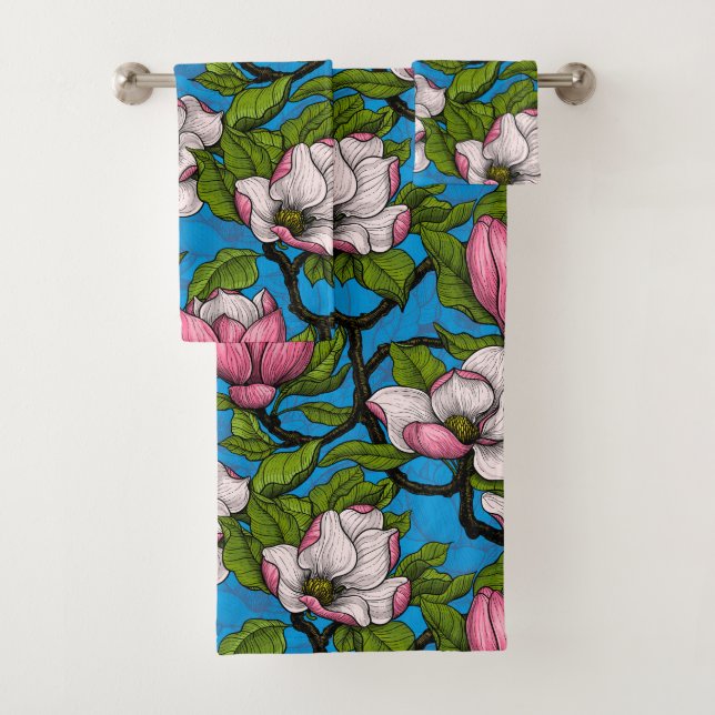 Magnolia floreciente en azul (In situ)