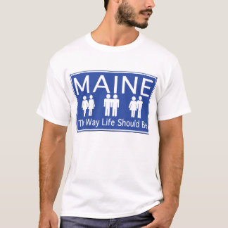 Maine que mueve adelante la camisa