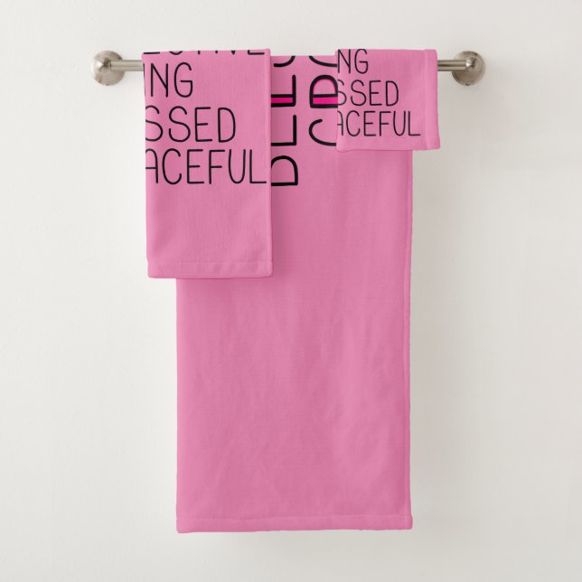 Mamá Anagram es una madre protectora encantadora (In situ)