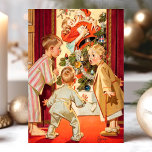 Mamá besando a Santa Claus Vintage Navidad<br><div class="desc">Madre Besando Santa Claus Vintage Navidad Escena postal de Navidad. Este diseño presenta niños tropezando con mamá besando a Santa. Qué hermosa escena de vacaciones retro.</div>