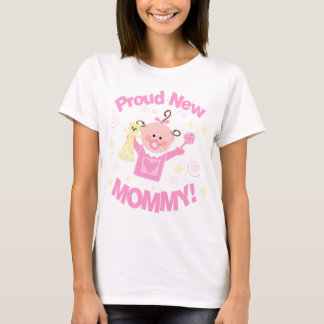 Mamá de la primera vez de la camiseta de la niña