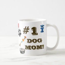 Mamá de perro con juguete de perro y taza de café