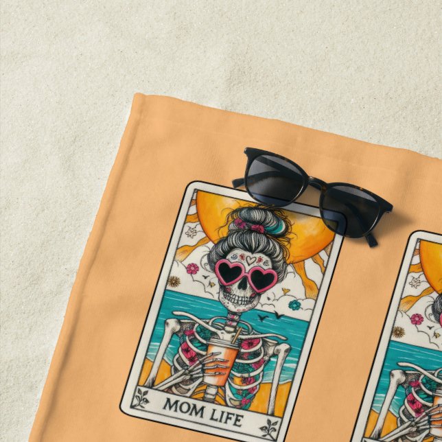 Mama Life Skeleton Tarot Card Toalla de Playa (In situ)