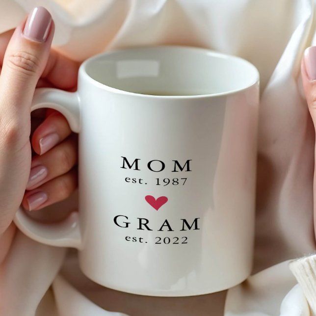 Mamá moderna | Abuela desde hace años Taza de café (Subido por el creador)