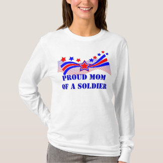 Mamá orgullosa de una camiseta del soldado